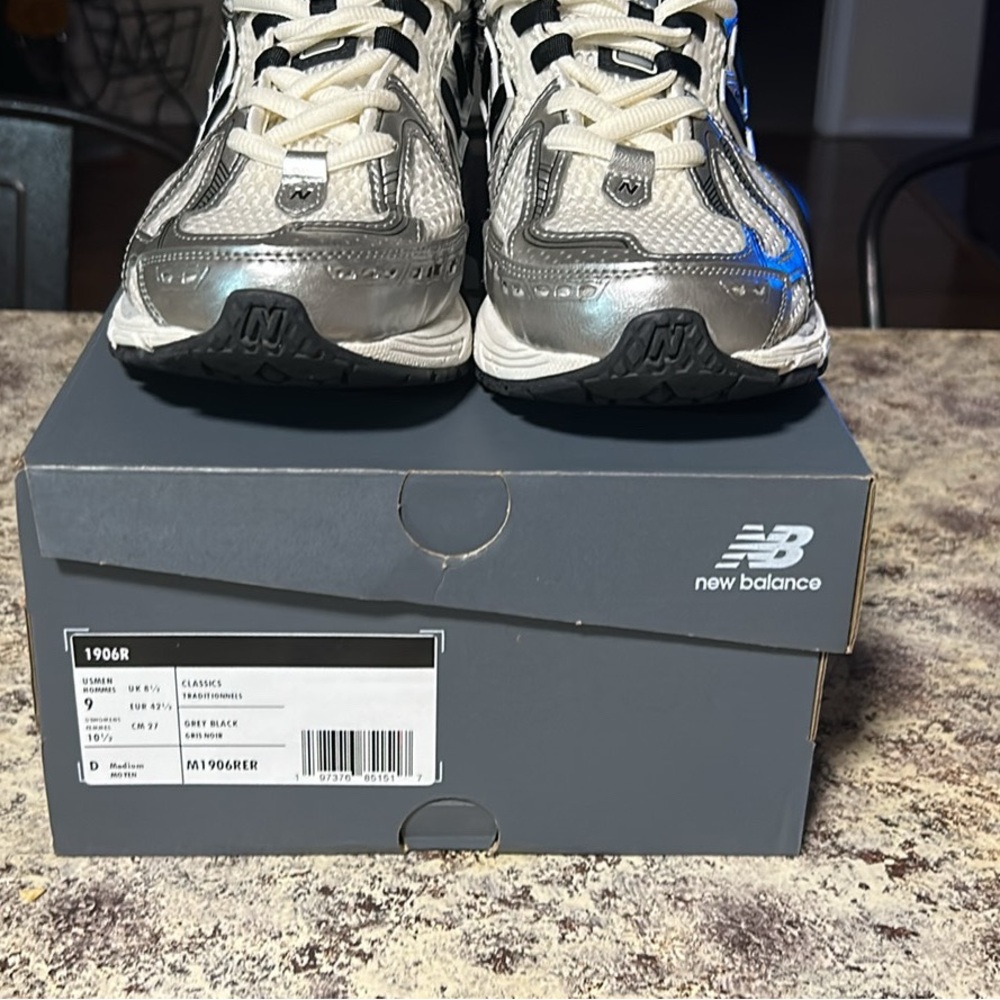 Men’s Size 9 New Balance 1906R (Grey/Black)